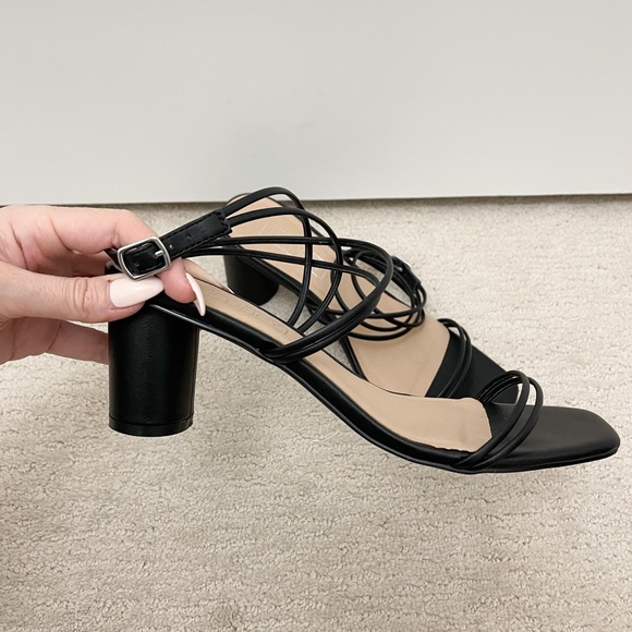 NWT Black heels - Picture 6 of 9